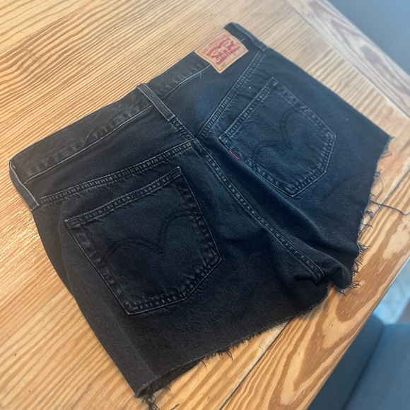 Levi Black Denim Short - Brand New! - Picture 4 of 6